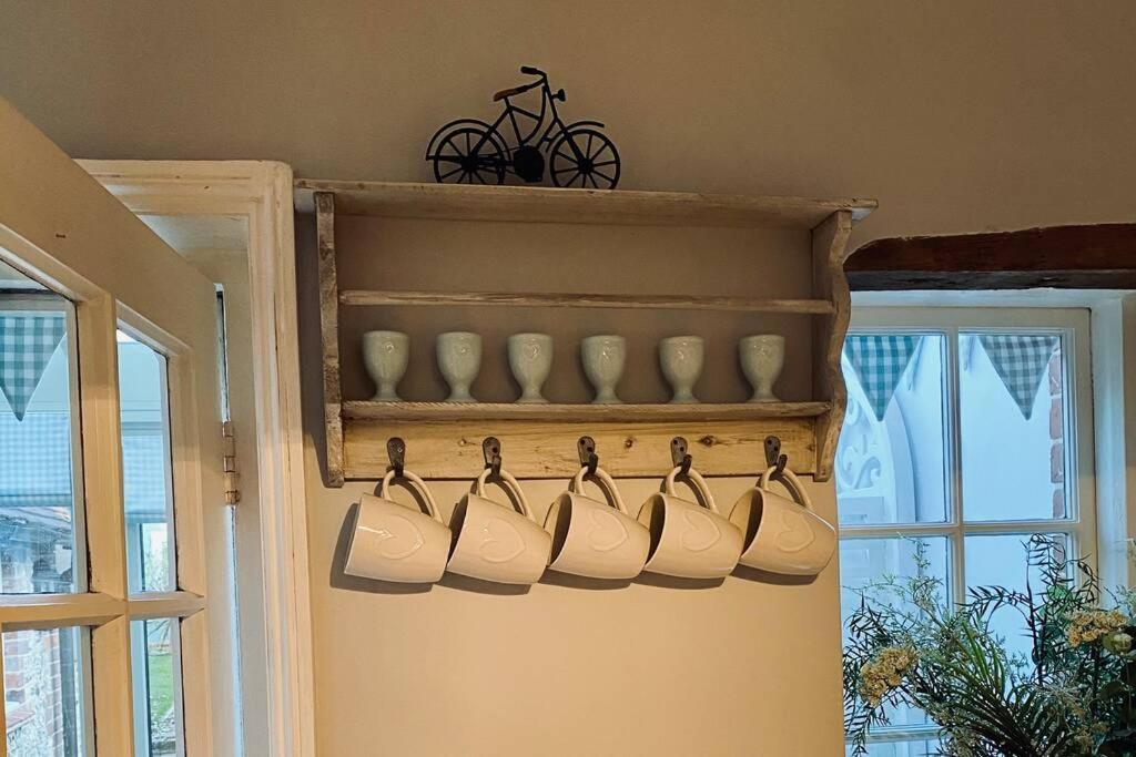 Angel Cottage, Boxgrove, Chichester - Relax And Unwind Buitenkant foto